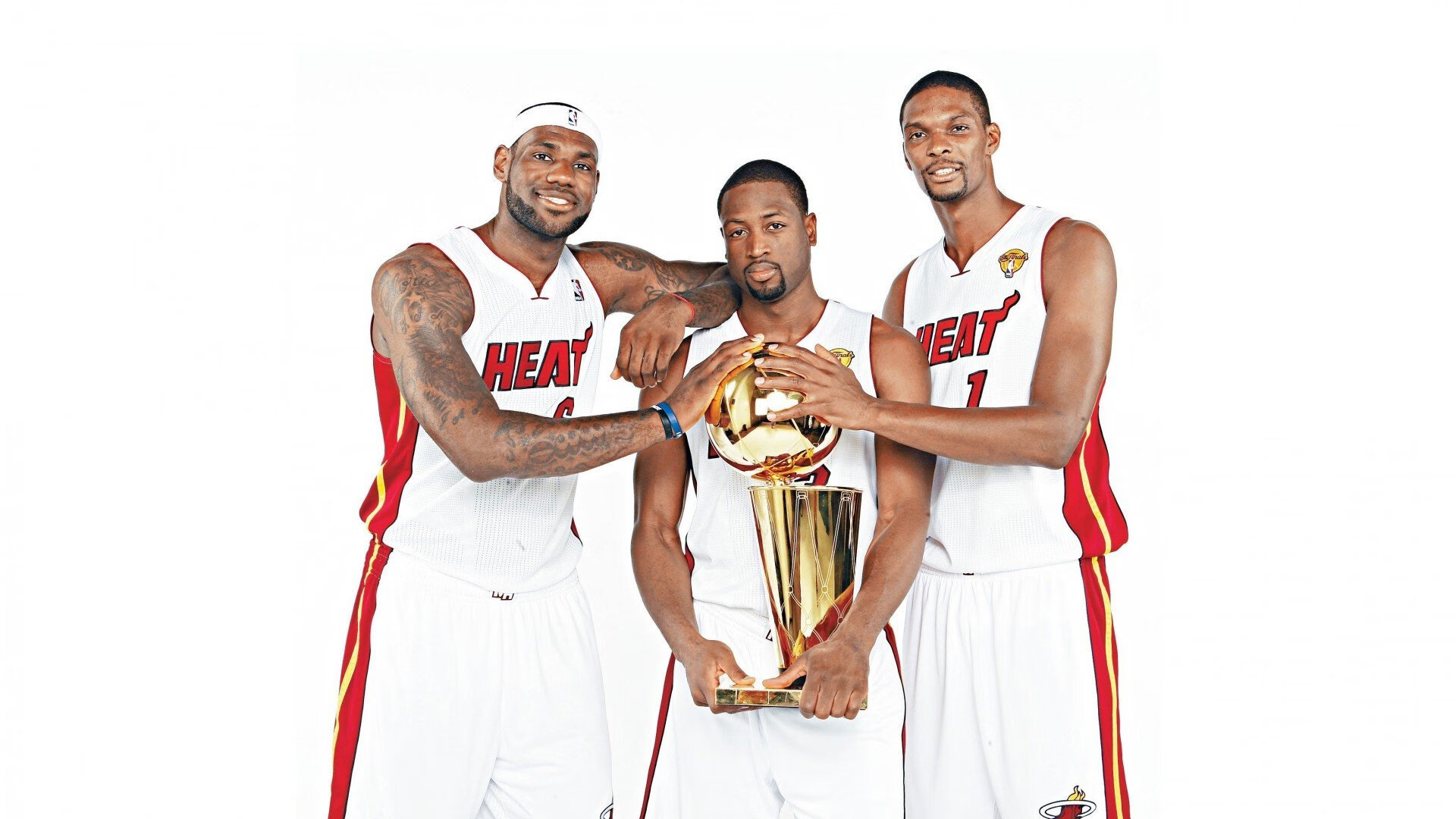 开云esports-史上最年轻“冠军传奇”完成梦想征程，史上最年轻的常规赛mvp获得者是谁